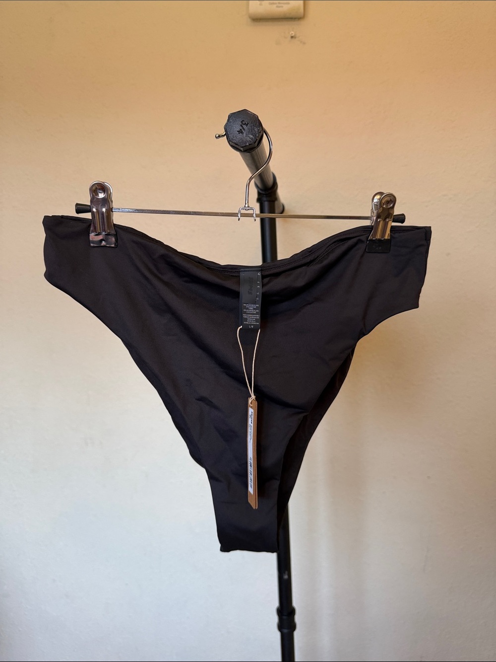 Skims swim bottoms MID WAIST COLOR‎ ONYX SIZE L NWT